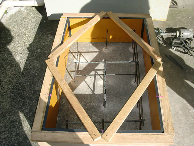 n4b001.jpg